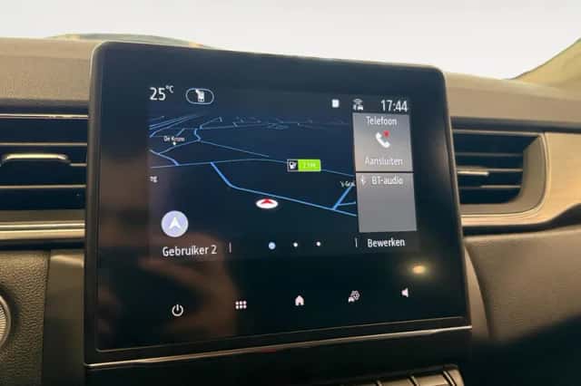 Renault Captur (2021) thumbnail 17