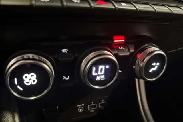 Renault Captur (2021) thumbnail 20