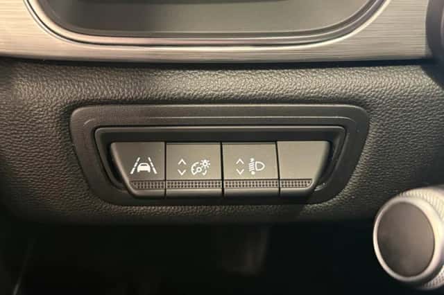 Renault Captur (2021) thumbnail 24