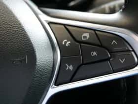 Renault Captur (2024) thumbnail 16