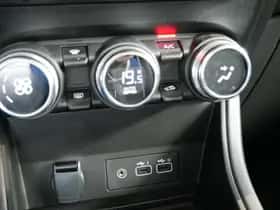 Renault Captur (2024) thumbnail 17