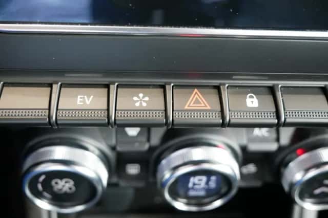 Renault Captur (2024) thumbnail 18
