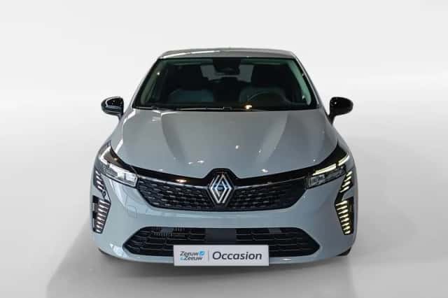 Renault Clio (2024) thumbnail 2