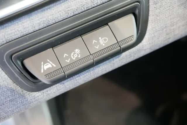 Renault Clio (2024) thumbnail 11