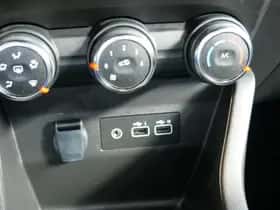 Renault Clio (2024) thumbnail 16