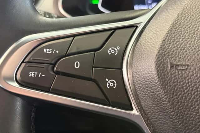 Renault Captur (2021) thumbnail 15