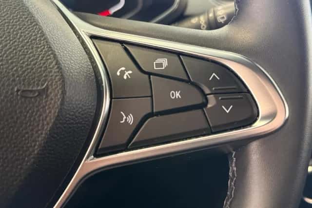 Renault Captur (2021) thumbnail 16