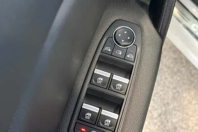 Renault Captur (2021) thumbnail 24