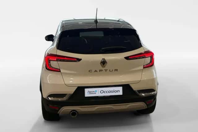 Renault Captur (2021) thumbnail 6