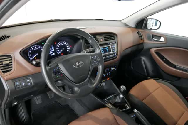 Hyundai i20 (2016) thumbnail 11