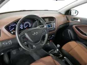 Hyundai i20 (2016) thumbnail 11