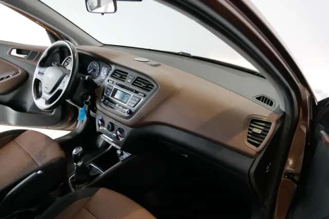 Hyundai i20 (2016) thumbnail 12