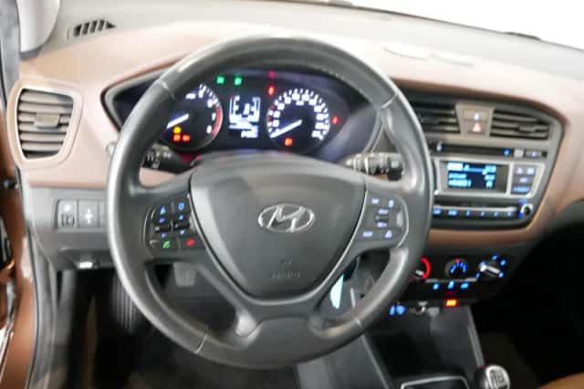 Hyundai i20 (2016) thumbnail 13