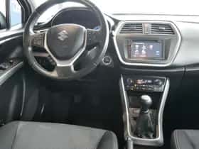 Suzuki S-Cross (2016) thumbnail 21
