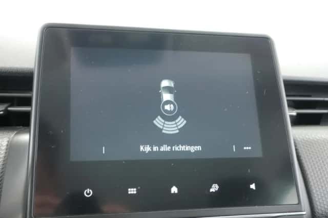 Renault Clio (2023) thumbnail 17
