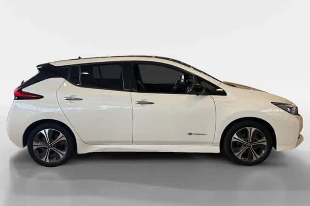 Nissan Leaf (2019) thumbnail 2