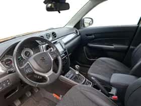 Suzuki Vitara (2023) thumbnail 9