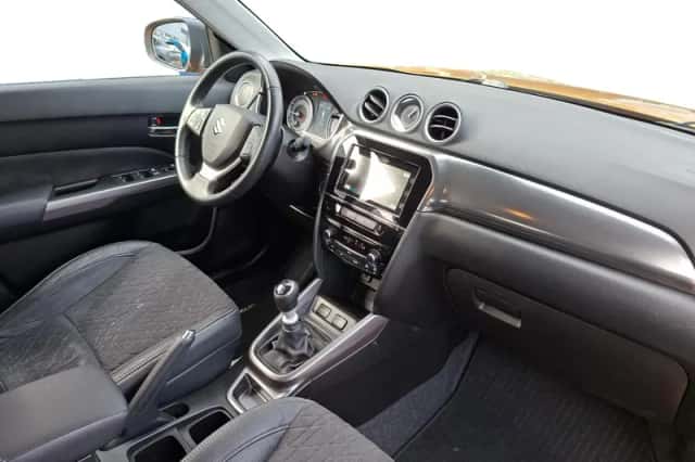 Suzuki Vitara (2023) thumbnail 10