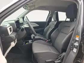 Suzuki Swift (2025) thumbnail 11