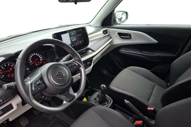 Suzuki Swift (2025) thumbnail 9