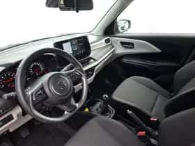 Suzuki Swift (2025) thumbnail 9