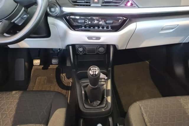 Suzuki Swift (2025) thumbnail 8