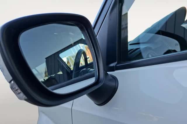 Suzuki Ignis (2019) thumbnail 10