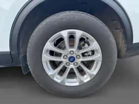 Ford Kuga (2022) thumbnail 6