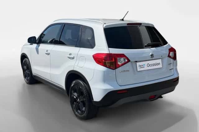 Suzuki Vitara (2018) thumbnail 3