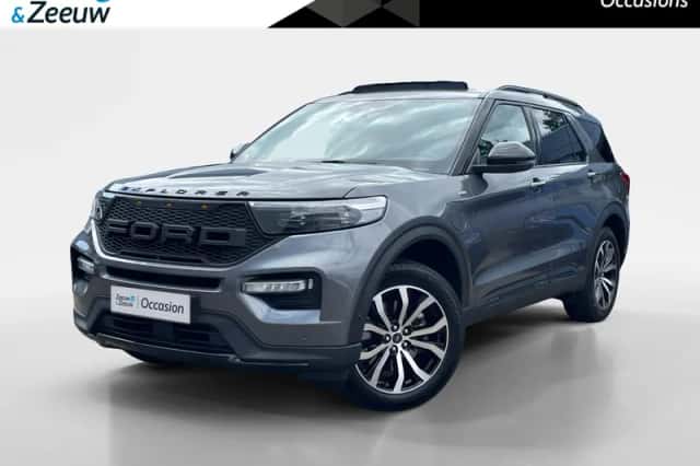 Ford Explorer (2022) thumbnail 1
