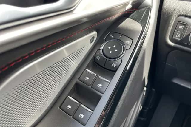 Ford Explorer (2022) thumbnail 15