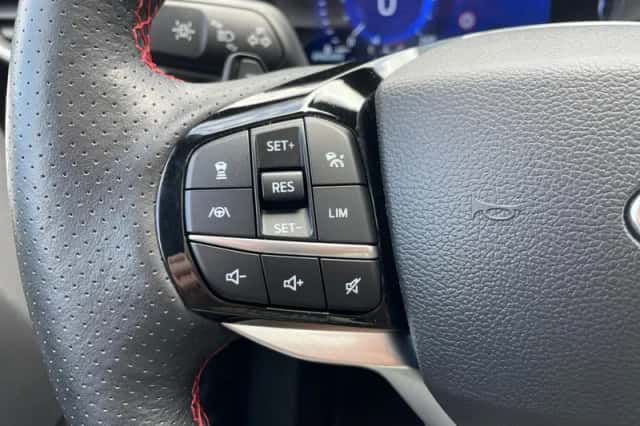 Ford Explorer (2022) thumbnail 18