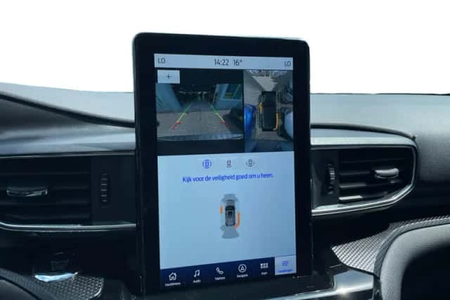 Ford Explorer (2022) thumbnail 23