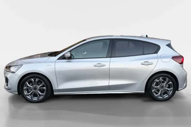Ford Focus (2023) thumbnail 2