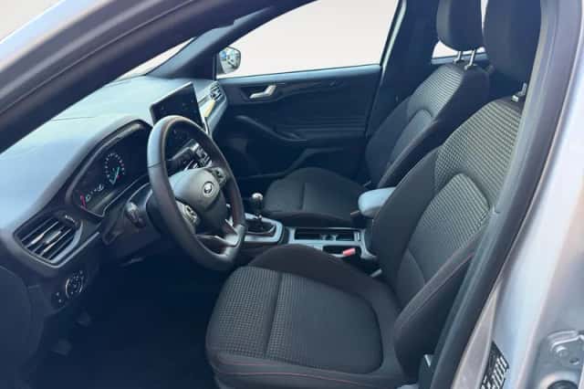 Ford Focus (2023) thumbnail 12