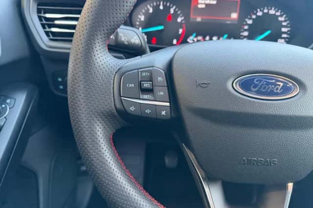 Ford Focus (2023) thumbnail 17