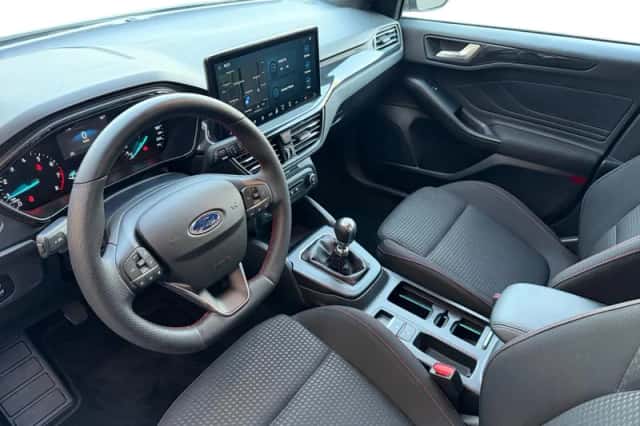 Ford Focus (2023) thumbnail 9