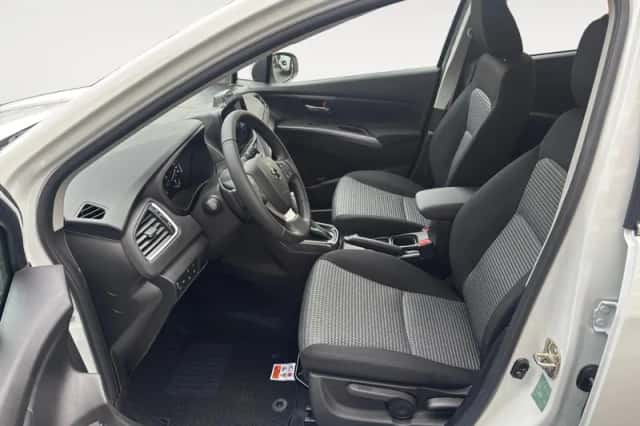 Suzuki S-Cross (2025) thumbnail 10