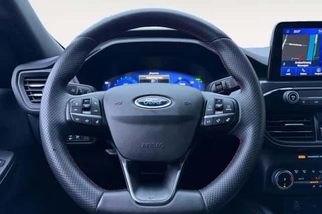 Ford Kuga (2023) thumbnail 15