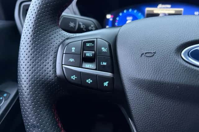 Ford Kuga (2023) thumbnail 16