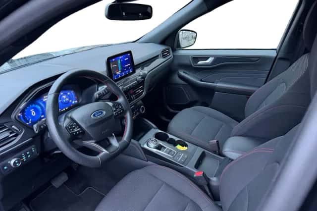 Ford Kuga (2023) thumbnail 9