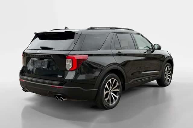 Ford Explorer (2022) thumbnail 5