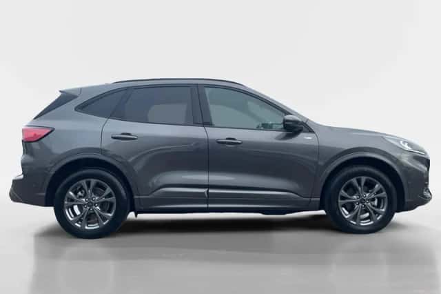 Ford Kuga (2023) thumbnail 4