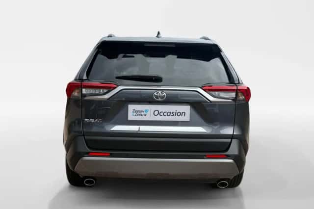 Toyota RAV4 (2021) thumbnail 4