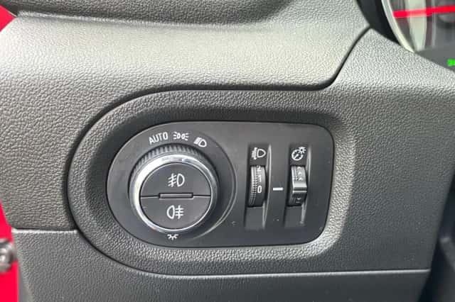 Opel Grandland X (2020) thumbnail 18
