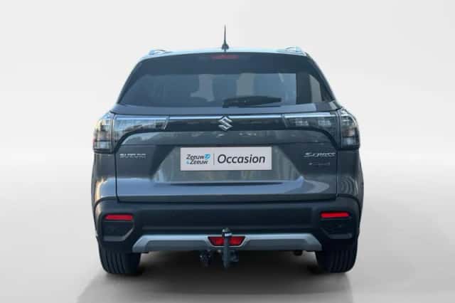 Suzuki S-Cross (2024) thumbnail 4