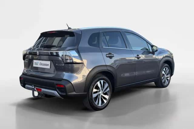 Suzuki S-Cross (2024) thumbnail 5