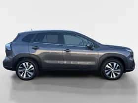 Suzuki S-Cross (2024) thumbnail 6