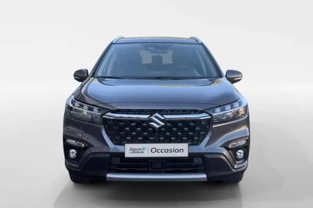 Suzuki S-Cross (2024) thumbnail 8