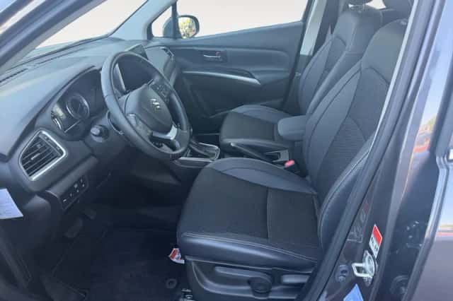 Suzuki S-Cross (2024) thumbnail 9